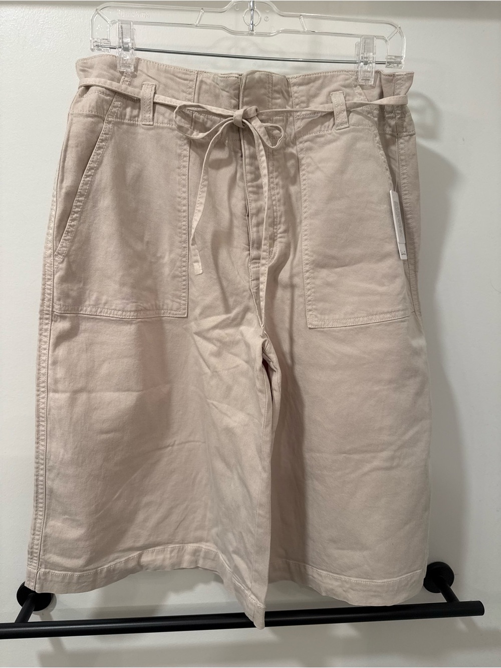 NWT women’s Splendid Callie Long Short in Beige size M